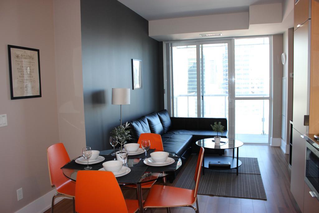 Atlas Suites - Cn Tower & Convention Centre Торонто Стая снимка