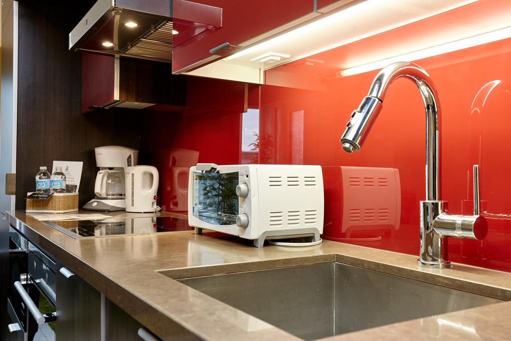 Atlas Suites - Cn Tower & Convention Centre Торонто Екстериор снимка
