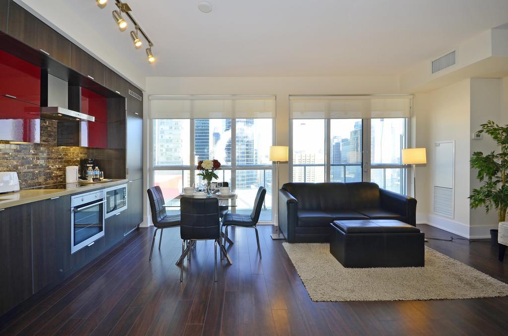 Atlas Suites - Cn Tower & Convention Centre Торонто Стая снимка
