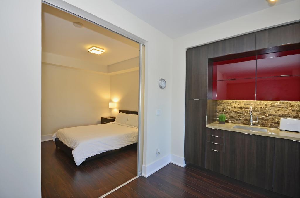 Atlas Suites - Cn Tower & Convention Centre Торонто Стая снимка