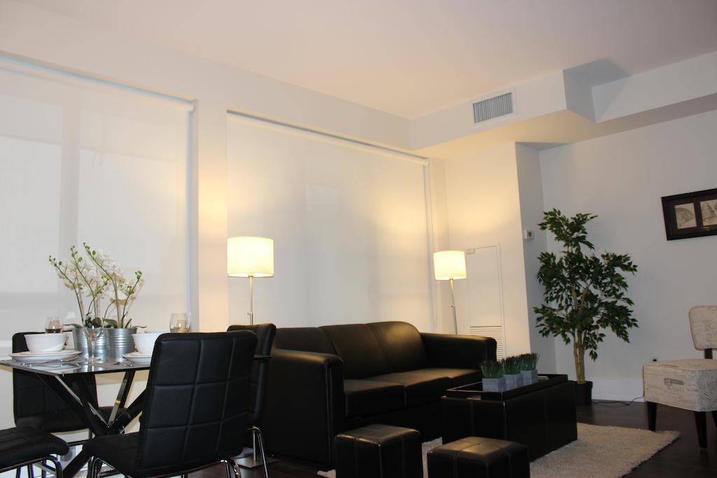 Atlas Suites - Cn Tower & Convention Centre Торонто Стая снимка