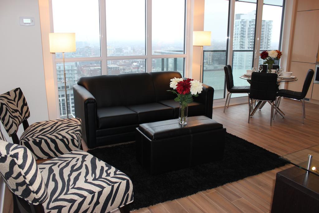 Atlas Suites - Cn Tower & Convention Centre Торонто Стая снимка