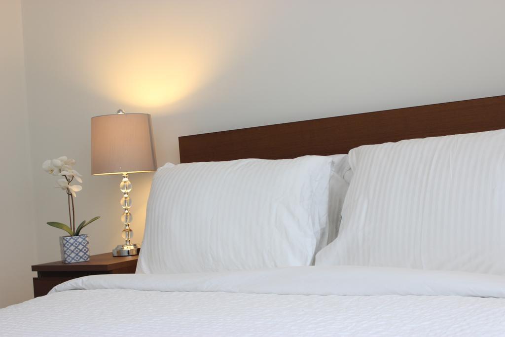 Atlas Suites - Cn Tower & Convention Centre Торонто Екстериор снимка