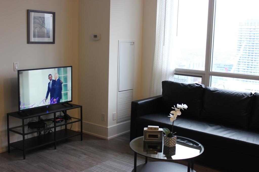 Atlas Suites - Cn Tower & Convention Centre Торонто Екстериор снимка