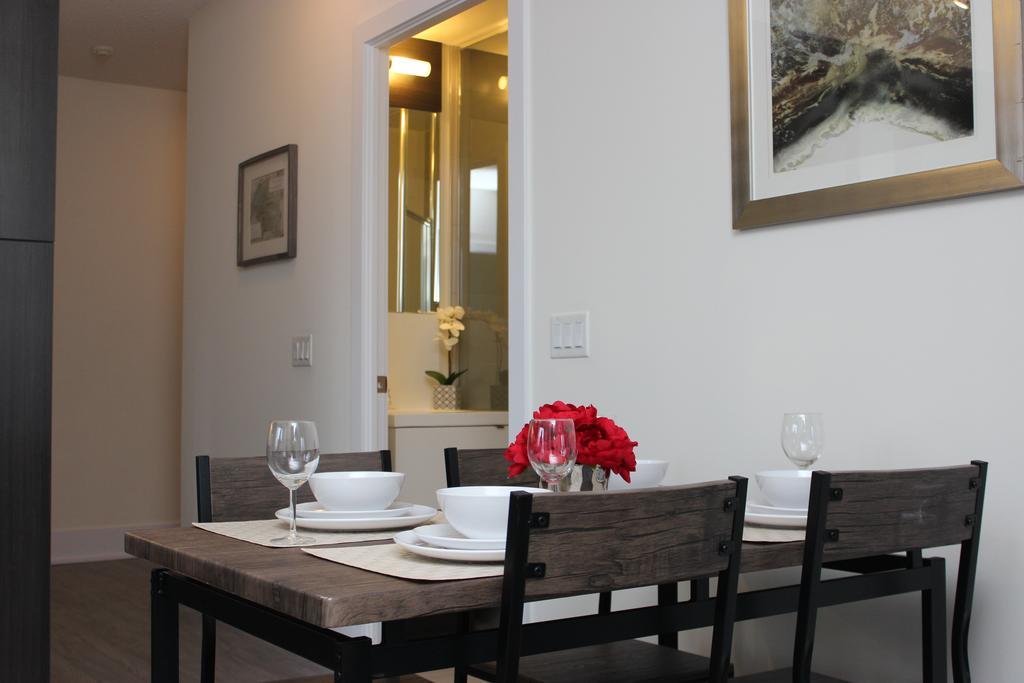 Atlas Suites - Cn Tower & Convention Centre Торонто Екстериор снимка