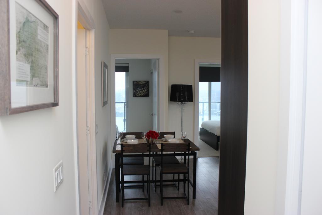 Atlas Suites - Cn Tower & Convention Centre Торонто Екстериор снимка