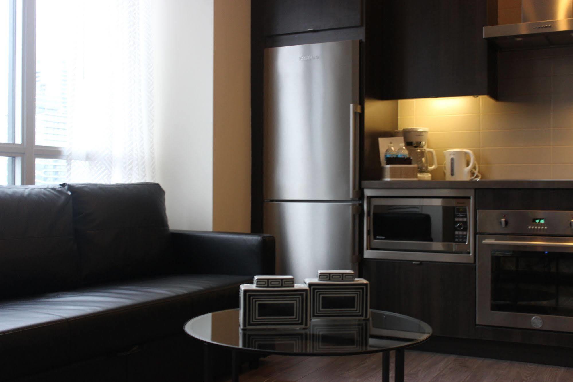 Atlas Suites - Cn Tower & Convention Centre Торонто Екстериор снимка