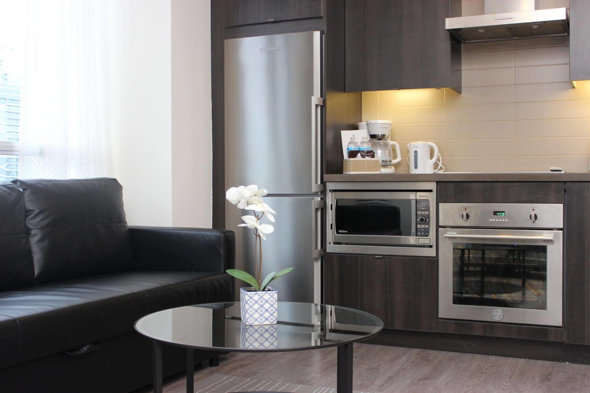 Atlas Suites - Cn Tower & Convention Centre Торонто Екстериор снимка